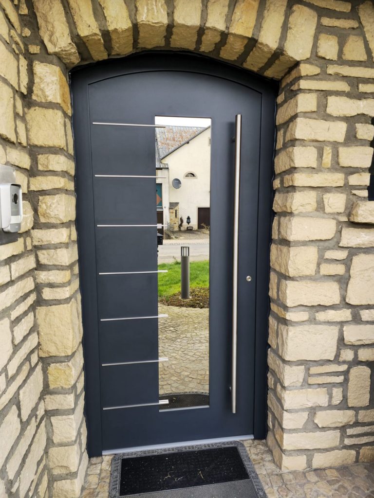 Réalisation porte d’entrée – Fermé-Lux Luxembourg